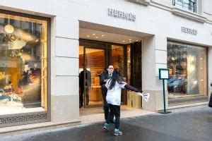 hermes rue de sevres birkin|PETA Causes a Stink in the Hermès Rue de Sèvres Boutique.